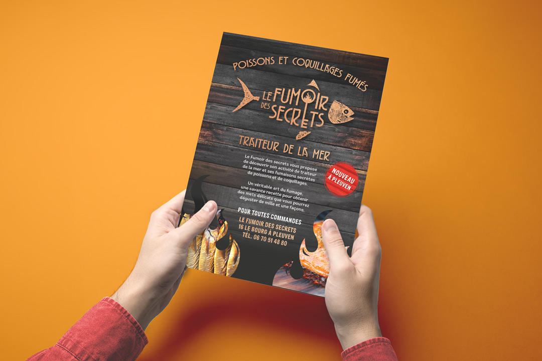 flyer-Fumoir-secrets Flyer Le Fumoir des secrets traiteur de la mer créé par K unique, agence de communication à Quimper